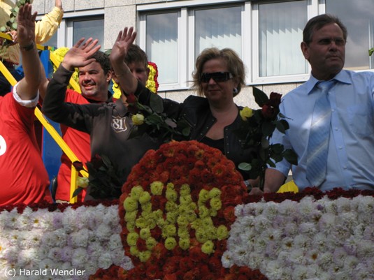 hw-blumenkorso-120.jpg