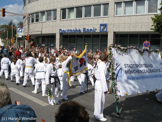 hw-blumenkorso-192.jpg